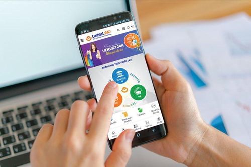 Thanh toán không dùng tiền mặt trong trường học: Tiện nhưng phải lợi