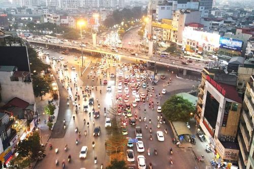 Đi qua nút giao Ngã Tư Sở đã bớt khổ