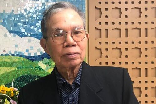 Nhà văn Ma Văn Kháng được tặng giải Thành tựu trọn đời