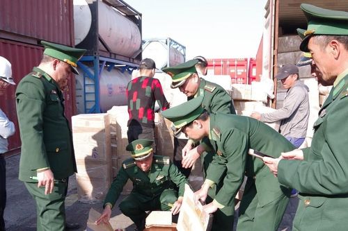 Liên tiếp bắt giữ các vụ vận chuyển hàng hóa trái phép qua cửa khẩu cảng Hải Phòng
