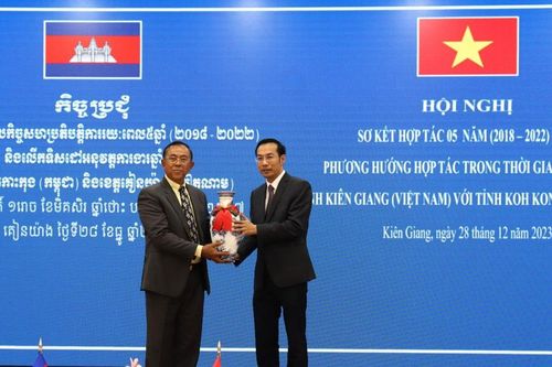 Sơ kết 5 năm hợp tác giữa tỉnh Kiên Giang với tỉnh Koh Kong - Campuchia