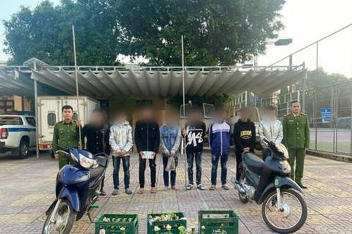 Nhóm thanh thiếu niên mang bom xăng, tuýp sắt đi giải quyết mâu thuẫn