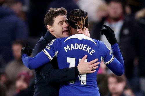 Chelsea thoát hiểm phút chót trước đội nhóm cuối