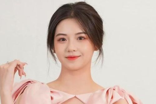 Hành trình đến ngôi vị Hoa khôi của nữ sinh Nhân văn từng nặng 62 kg
