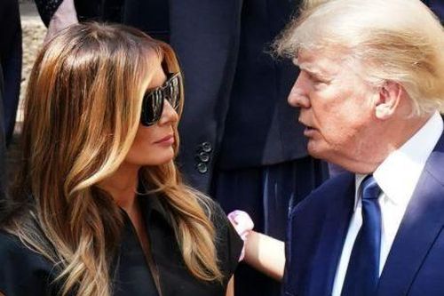 Vì sao bà Melania vắng mặt trong ảnh Giáng sinh nhà ông Trump?