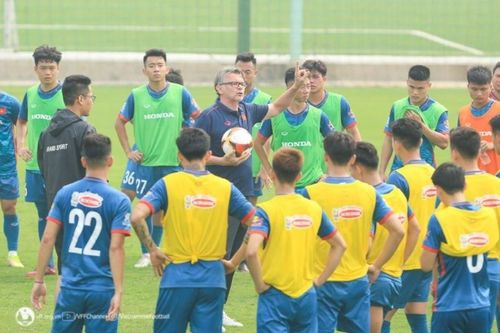 'Bão chấn thương' càn quét ĐT Việt Nam trước ngày hội quân