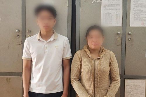 Bắt quả tang hai đối tượng sản xuất, mua bán pháo nổ