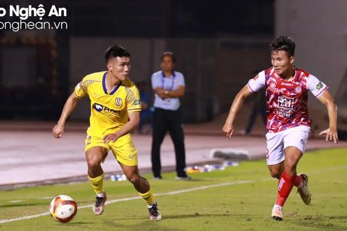 Sông Lam Nghệ An và bài toán phút 90
