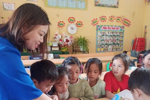 Giáo viên biệt phái: 'Mong góp sức mình để hỗ trợ giáo dục vùng cao'