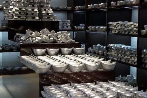Khi truyền ngôi, Khang Hy để lại 8 triệu lượng bạc, Ung Chính tiết kiệm 60 triệu lượng bạc, Càn Long để lại gì cho Gia Khánh?