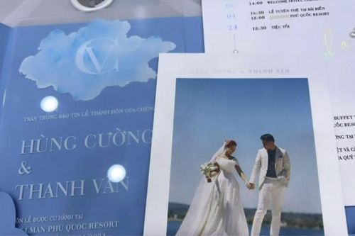 Hé lộ thiệp mời ngập tràn sắc xanh lãng mạn của MC Vân Hugo
