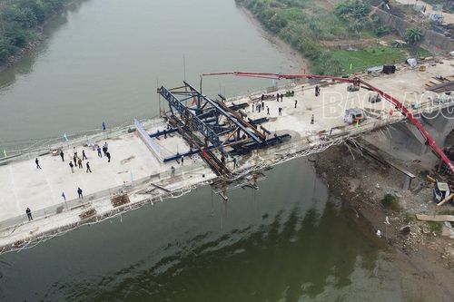 Hợp long cầu lớn nhất bắc qua sông Hồng trên địa bàn Lào Cai