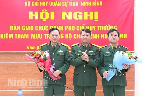 Bàn giao chức danh Phó Chỉ huy trưởng, Tham mưu trưởng Bộ CHQS tỉnh Ninh Bình