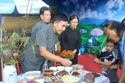 Khau nhục - món ăn đặc trưng của dân tộc Ngái
