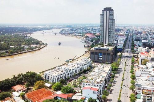 Chủ tịch nước tặng thưởng Huân chương Lao động hạng Nhất cho thành phố Cần Thơ