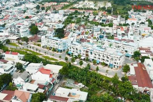 Gỡ vướng bất động sản: Nước chảy chỗ trũng?