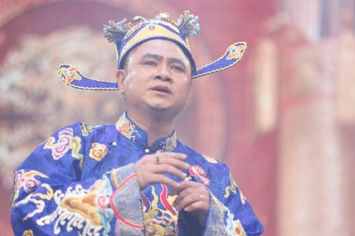 NSND Tự Long tiết lộ về tuổi thơ sống với bà, bán kem, xách vữa làm thợ hồ