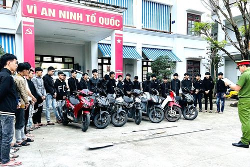 Bắt giam nhóm thanh thiếu niên tụ tập hỗn chiến