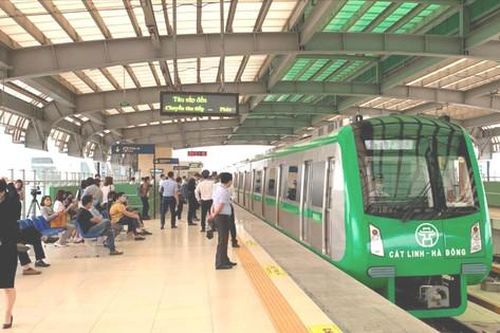 Hà Nội: Xe buýt, đường sắt đô thị phục vụ xuyên Tết Dương lịch 2024