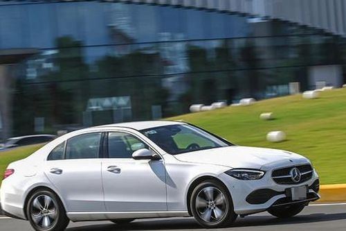 Triệu hồi thêm xe Mercedes liên quan lỗi bơm nhiên liệu