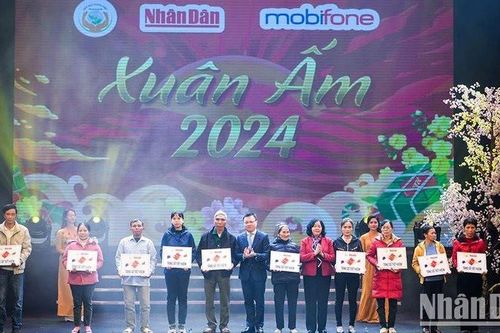 Đem 'Xuân ấm' đến với đối tượng chính sách, gia đình khó khăn