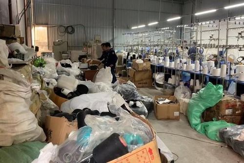 Hà Nội: Phát hiện xưởng may sản xuất bít tất giả mạo các nhãn hiệu nổi tiếng