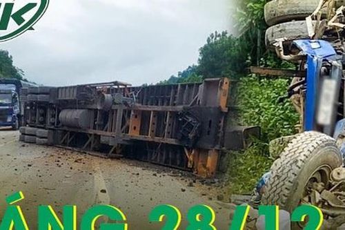 Sáng 28/12: Hiện trường xe tải gãy đôi, biến thành 'đống sắt vụn' sau va chạm xe đầu kéo