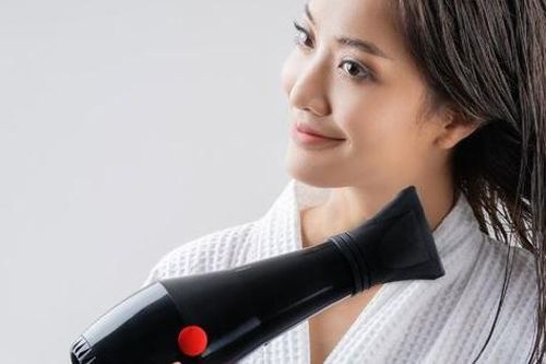 Bị cảm có nên gội đầu không?