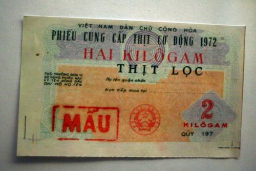 Nhịp sống Hà Nội thời tem phiếu
