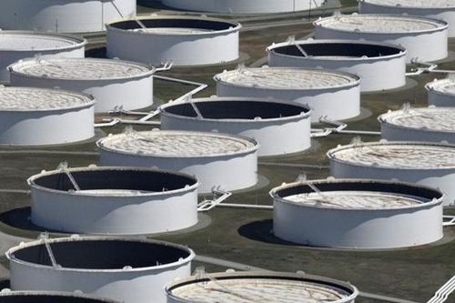 Giá xăng dầu hôm nay 29/12: Brent giao dịch quanh mức 77 USD/thùng