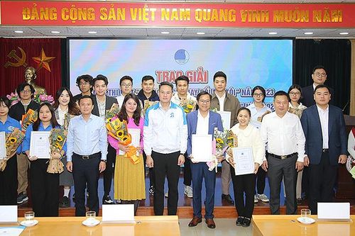 Hội Liên hiệp Thanh niên Việt Nam trao giải các cuộc thi đồng hành năm 2023
