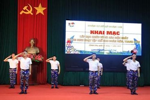 Khai mạc lớp học khiêu vũ cho đoàn viên, thanh niên