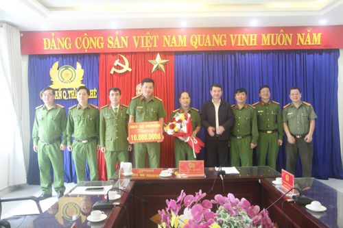 Nhiều đơn vị Công an được khen thưởng đột xuất