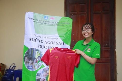 Nguyễn Thị Phương Lan: 'Người truyền lửa' qua hoạt động thiện nguyện
