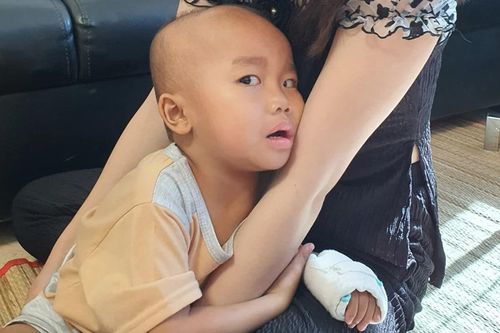 Bé trai 3 tuổi mắc bệnh hiểm nghèo