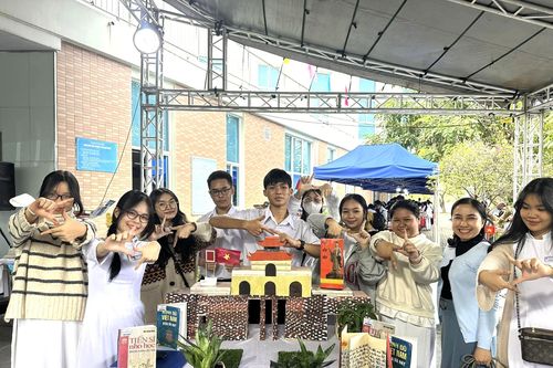 'Toa thuốc' trị văn mẫu từ cấu trúc định dạng đề thi tốt nghiệp THPT năm 2025