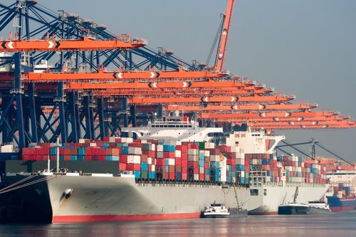 Dự báo nhiều 'gánh nặng' kinh tế kìm bước phát triển toàn cầu