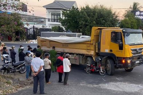 Nữ sinh lớp 6 tử vong tại chỗ sau va chạm với xe tải