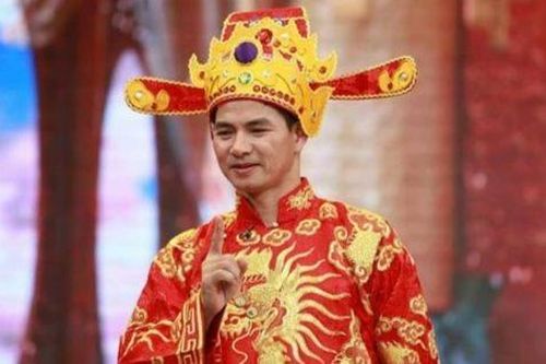 NSƯT Xuân Bắc khoe hậu trường tập Táo quân