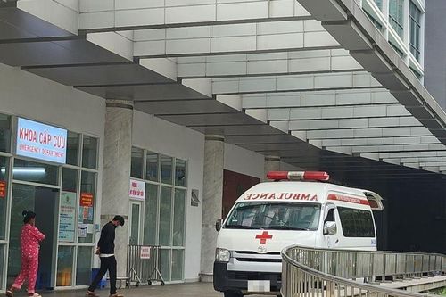 Bé trai 7 tuổi tử vong nghi do nghẹt thở sau khi ăn bánh