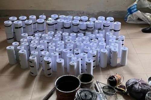 Bé trai 14 tuổi rước họa vì chế tạo pháo tại nhà