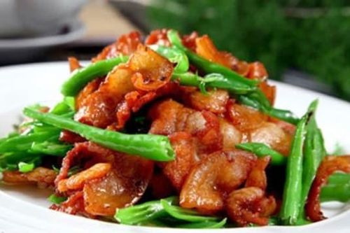 Khi làm món thịt heo xào ớt, nhiều người không làm đúng 2 điểm này, hướng dẫn các bạn cách làm đúng, cay và ngon đặc biệt cho bữa cơm