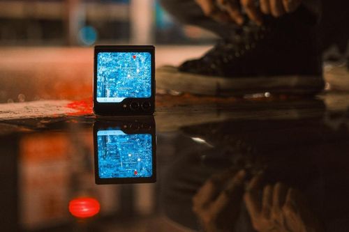 Gói ghém năm cũ, GenZ hào hứng tậu 'bảo bối' lật ngược vận xui, đón chào năm mới