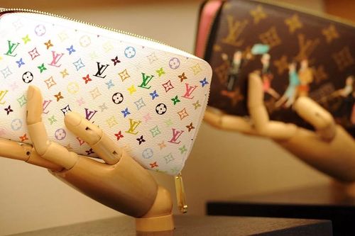 Cổ phiếu hàng xa xỉ chứng kiến nhiều biến động trong năm 2023