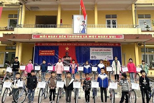 Tuổi trẻ Thọ Xuân quan tâm hỗ trợ trẻ em có hoàn cảnh khó khăn