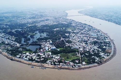 Đẩy nhanh tiến độ các công trình trọng điểm