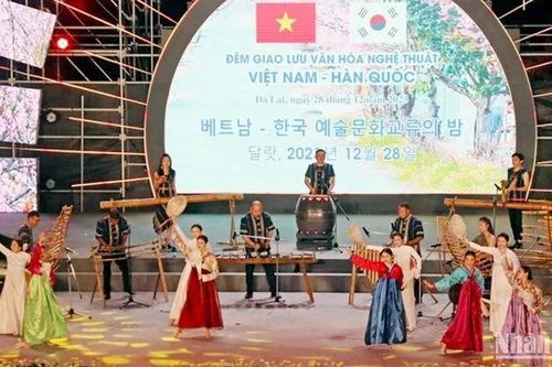 Giao lưu văn hóa nghệ thuật Việt Nam-Hàn Quốc tại thành phố Đà Lạt