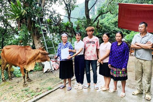 'Bệ đỡ' cho đồng bào dân tộc thiểu số thoát nghèo