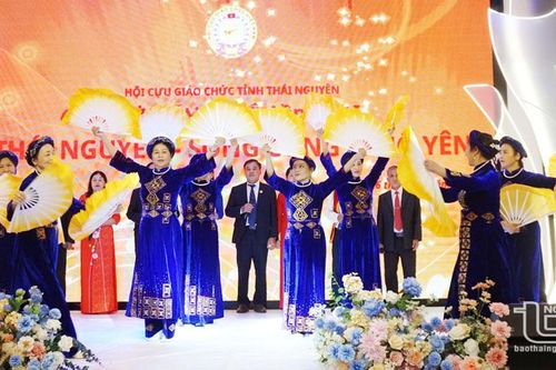 Phát huy vai trò của cựu giáo chức