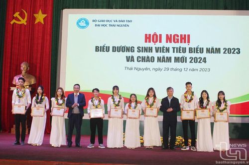 Đại học Thái Nguyên: Biểu dương 94 sinh viên tiêu biểu